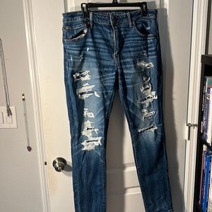 American Eagle distressed blue jeans